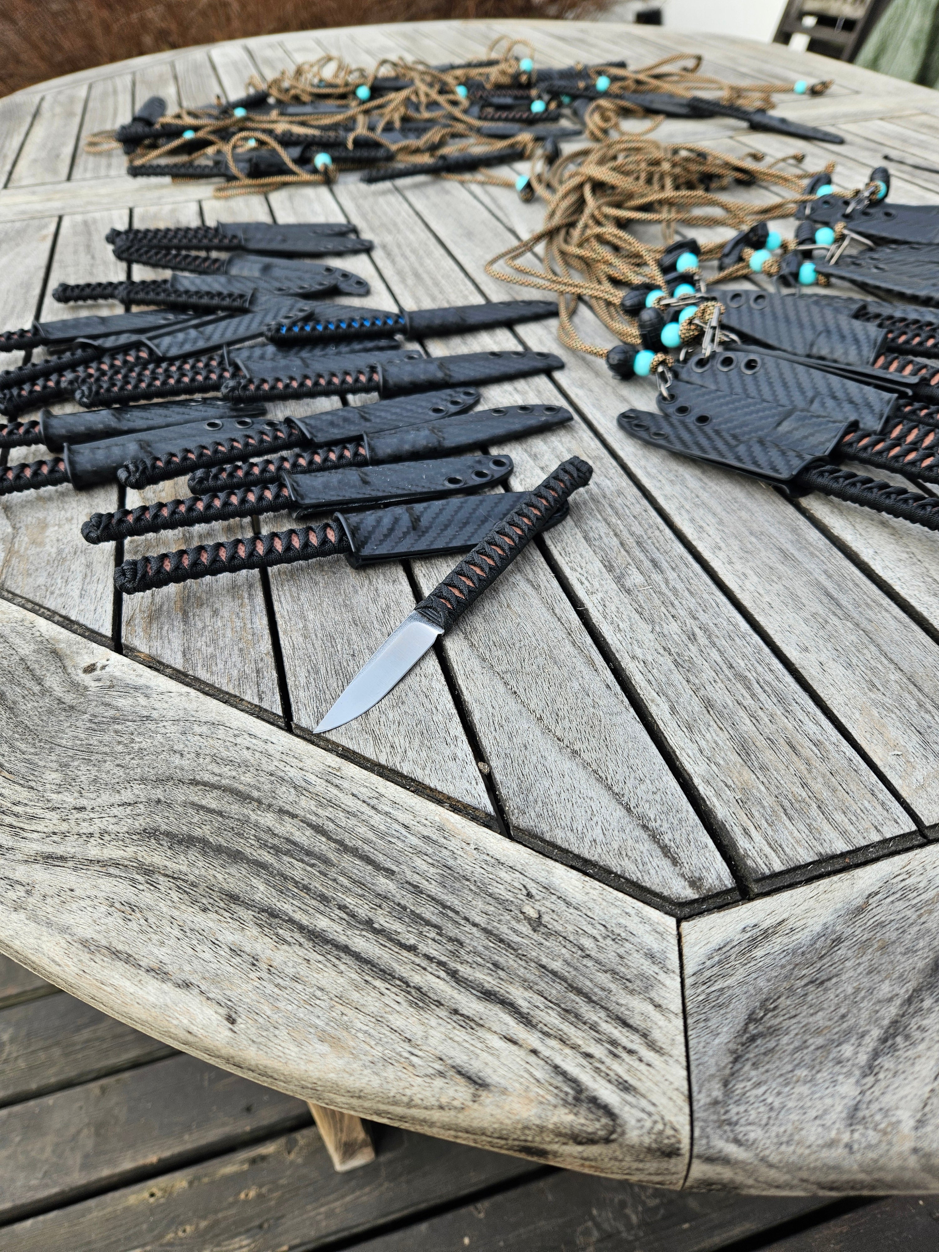 Hot Metal Knives (HMK) 🔥 ♥️ 🗡️